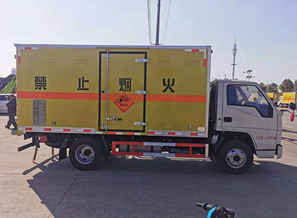 顺义爆破器材运输车工人安全操作规范与智能技术保障